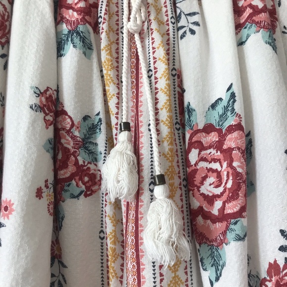 Coco + Jaimeson Off The Shoulder Top Size Medium - Picture 5 of 7